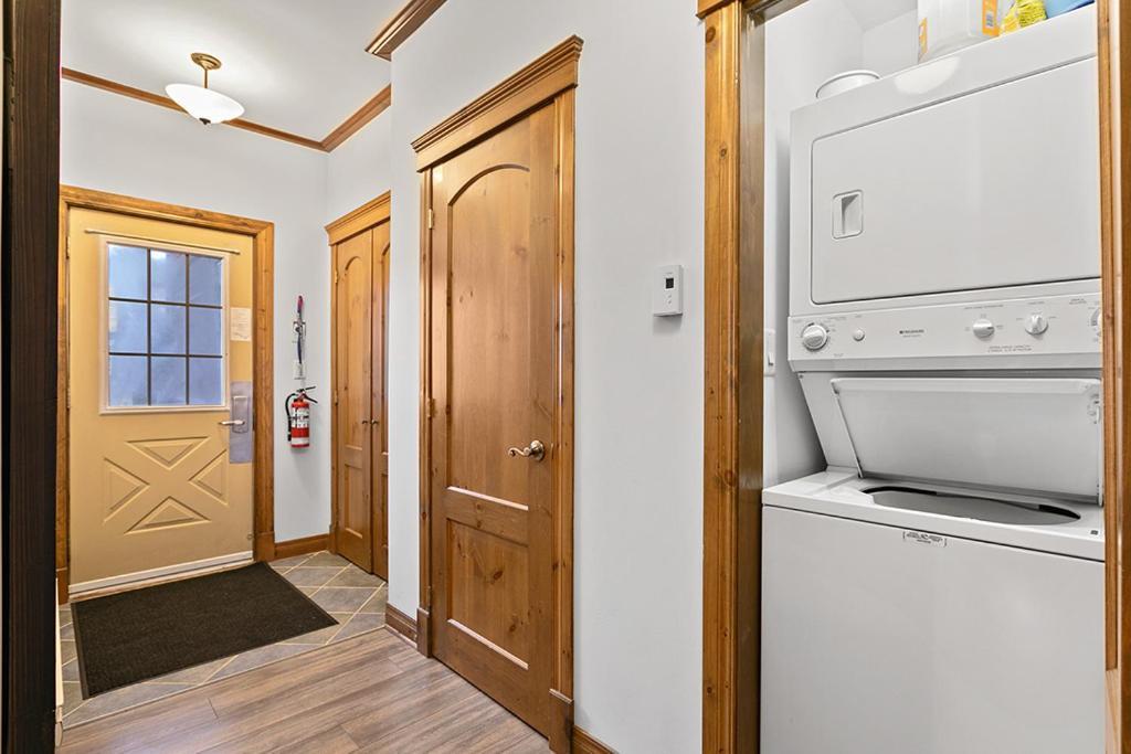 Le Manoir 106-7 By Escapades Tremblant Apartment Монт-Тремблант Екстериор снимка